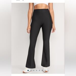NWT.  Old Navy Extra High-Waisted Powersoft Flare Pants.  Women’s 10 Large Tall.